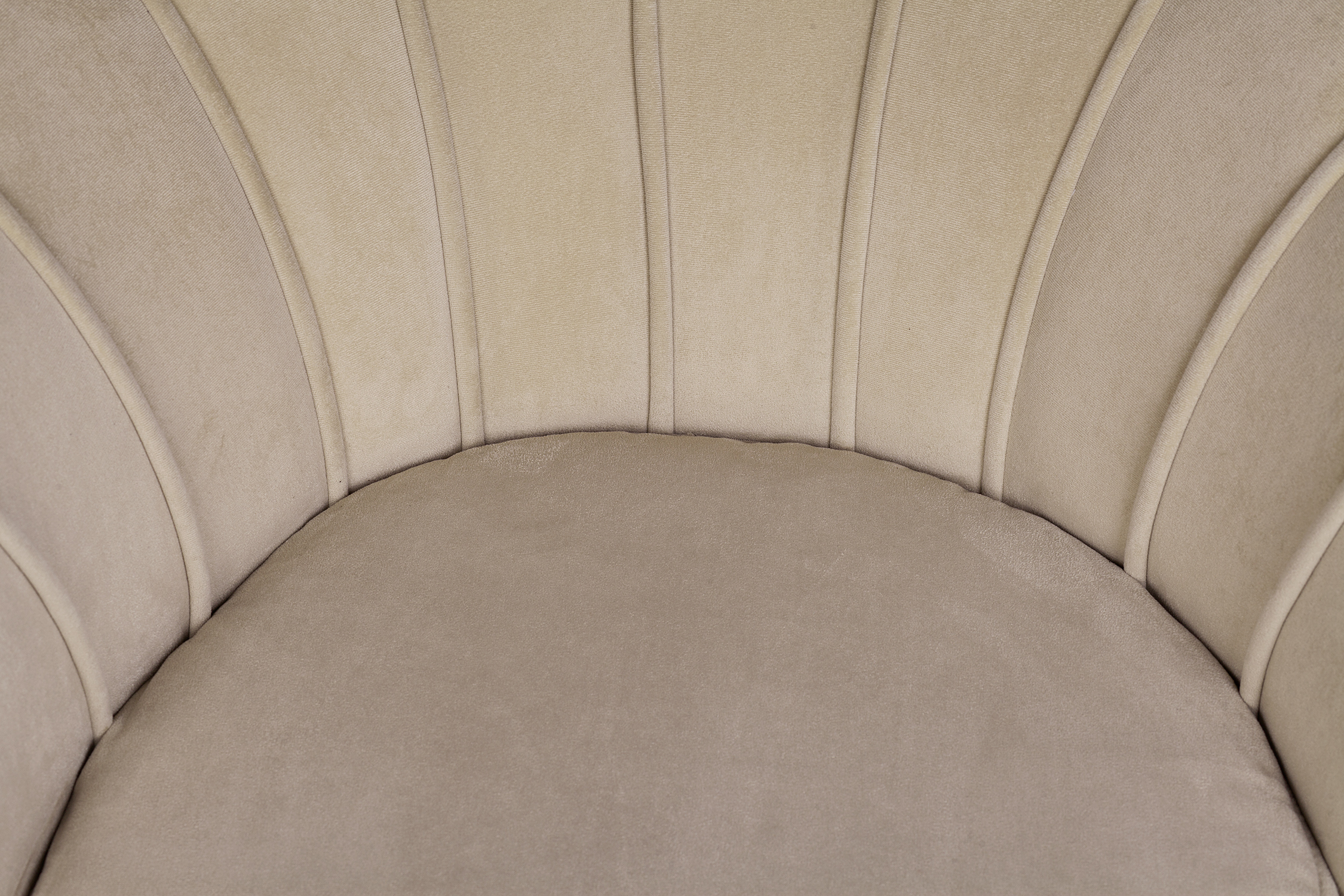фото Низкое кресло Pearl Taupe в интерьере