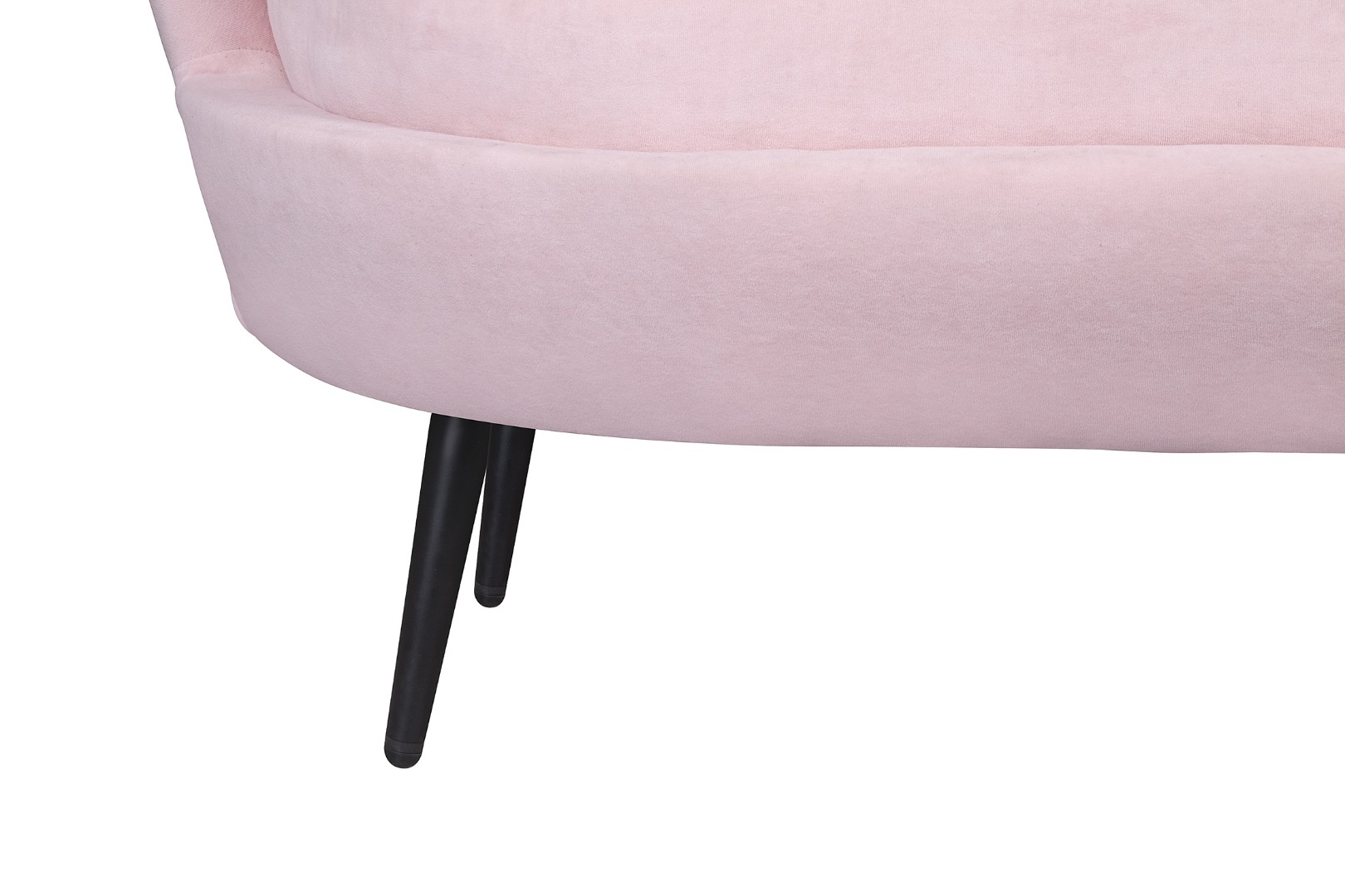 фото Дизайнерский диван Pearl Triple Pink на черных ножках в интерьере