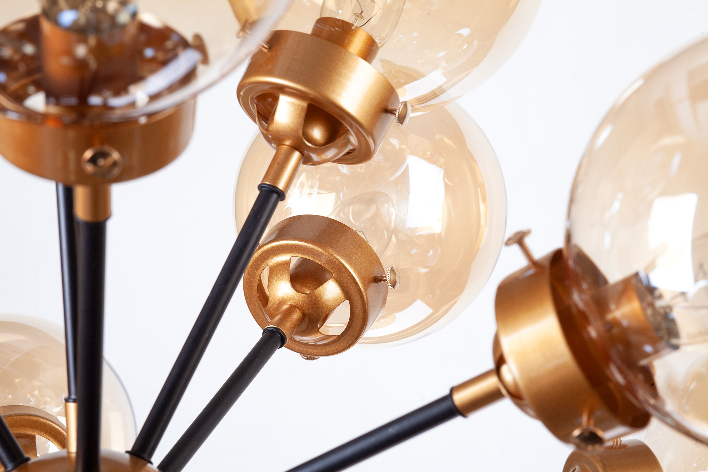 Люстра Bistro Glob 18 в интерьере