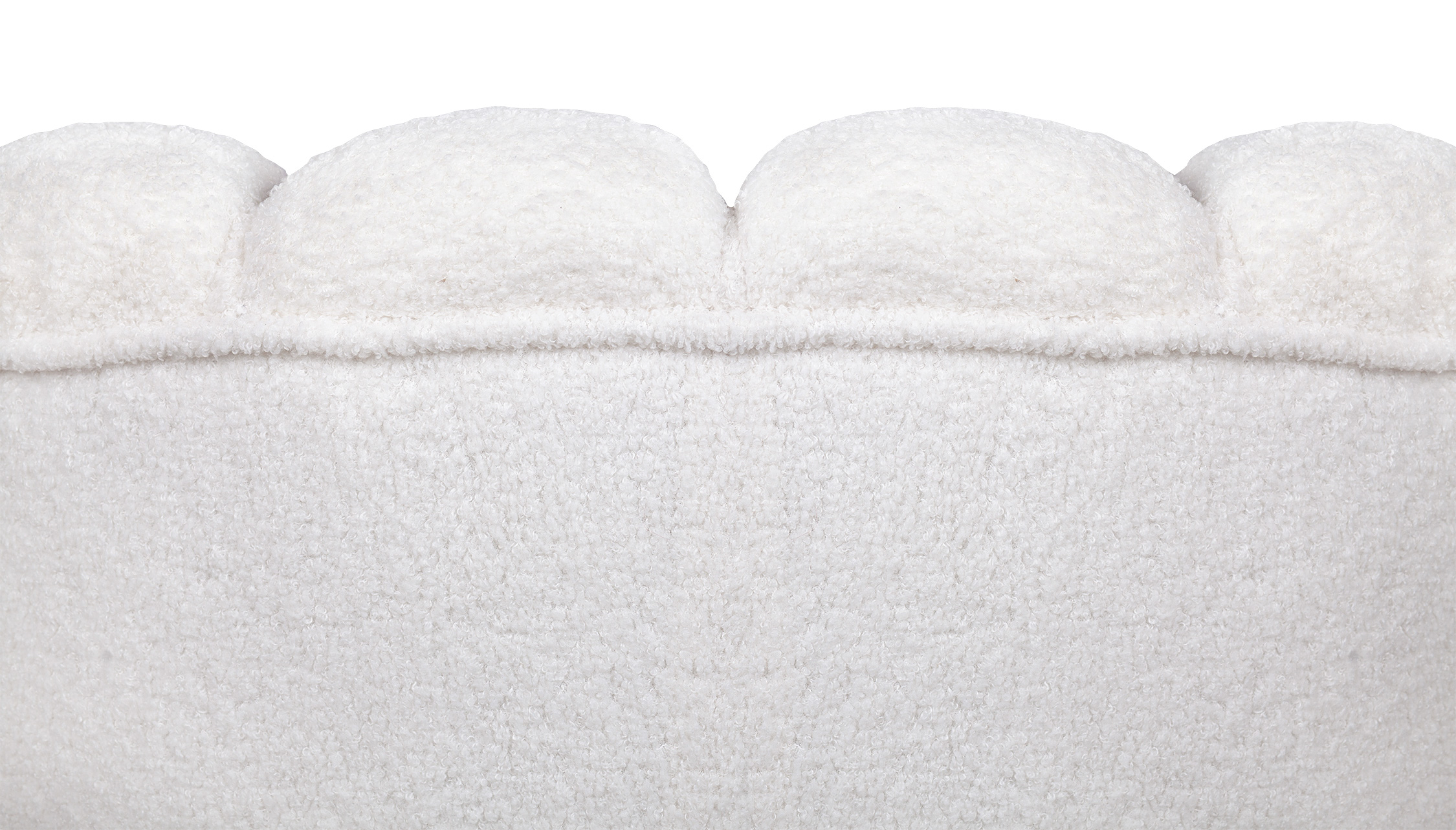 фото Низкое кресло ракушка Pearl цвет белый в интерьере в Санкт-Петербурге