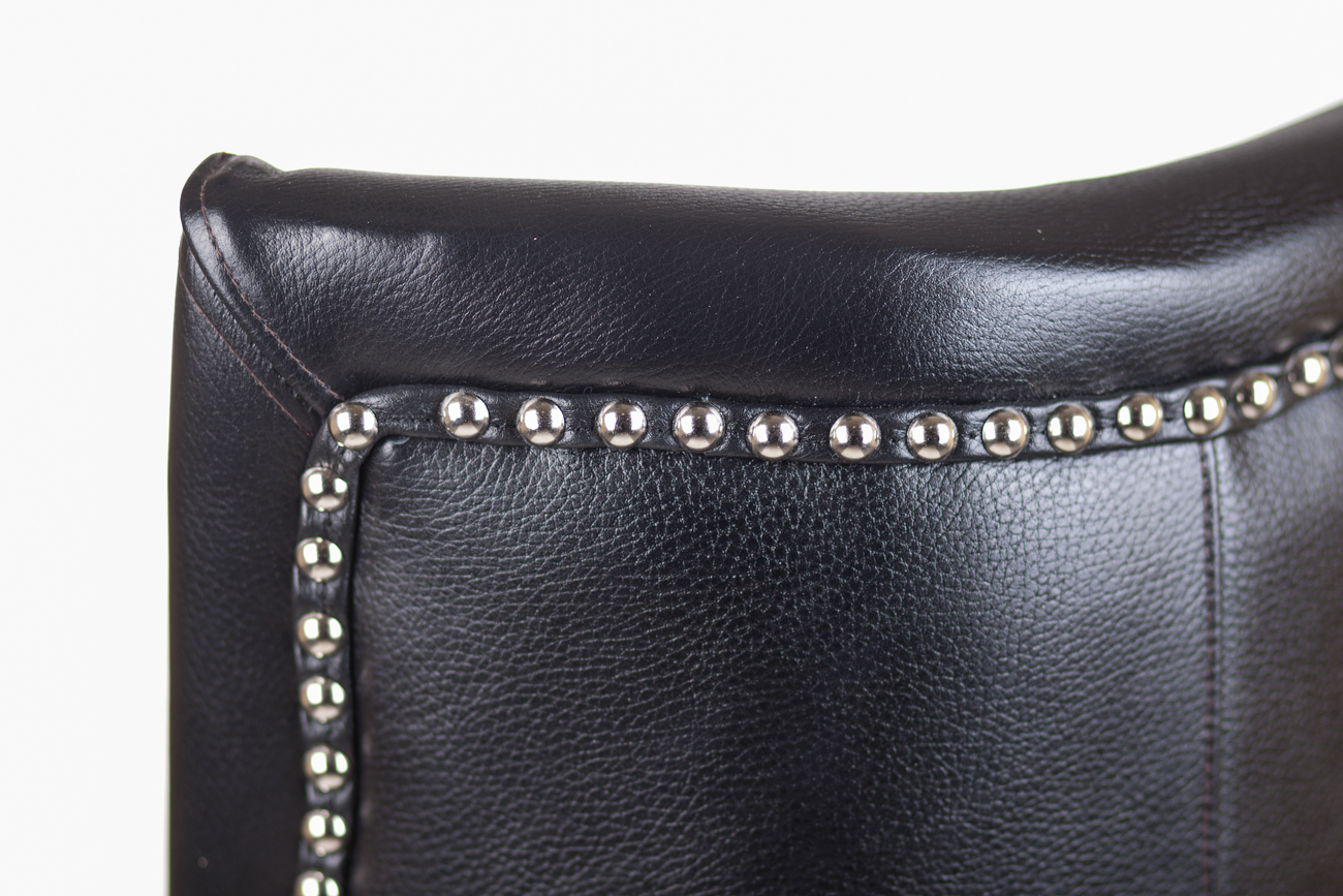 Кожаное кресло Chester Black Leather в интерьере