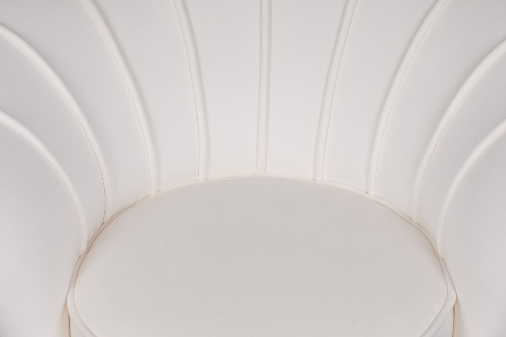 Кресло ракушка Pearl Beige в интерьере