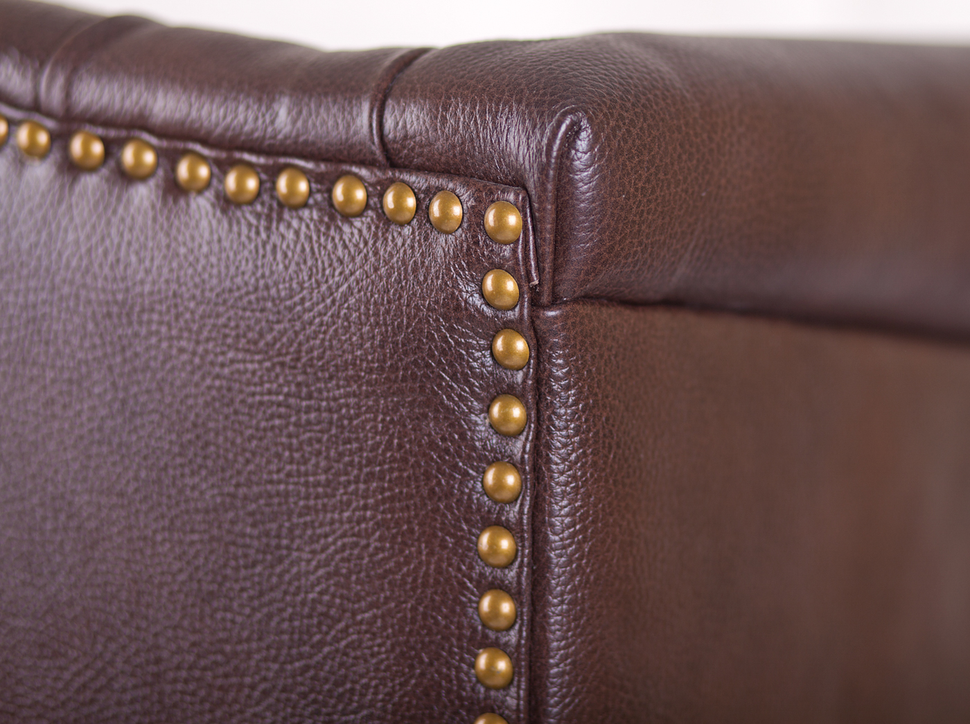 Кожаное кресло Royal Brown в интерьере