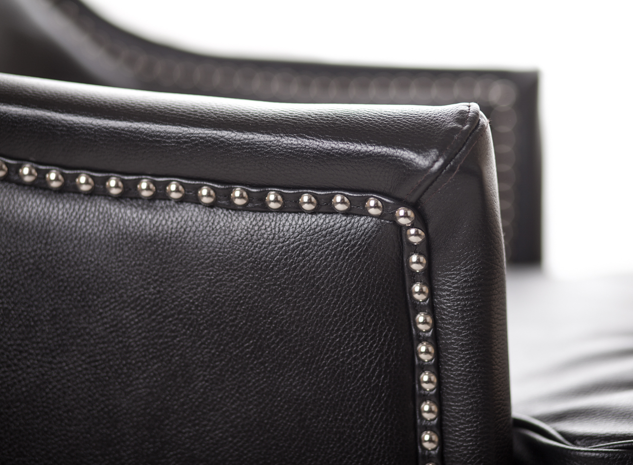 фото Кожаное кресло Chester Black Leather