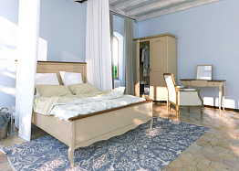 Интерьер спальни "Leontina" с зеркалом арт Leontina-5