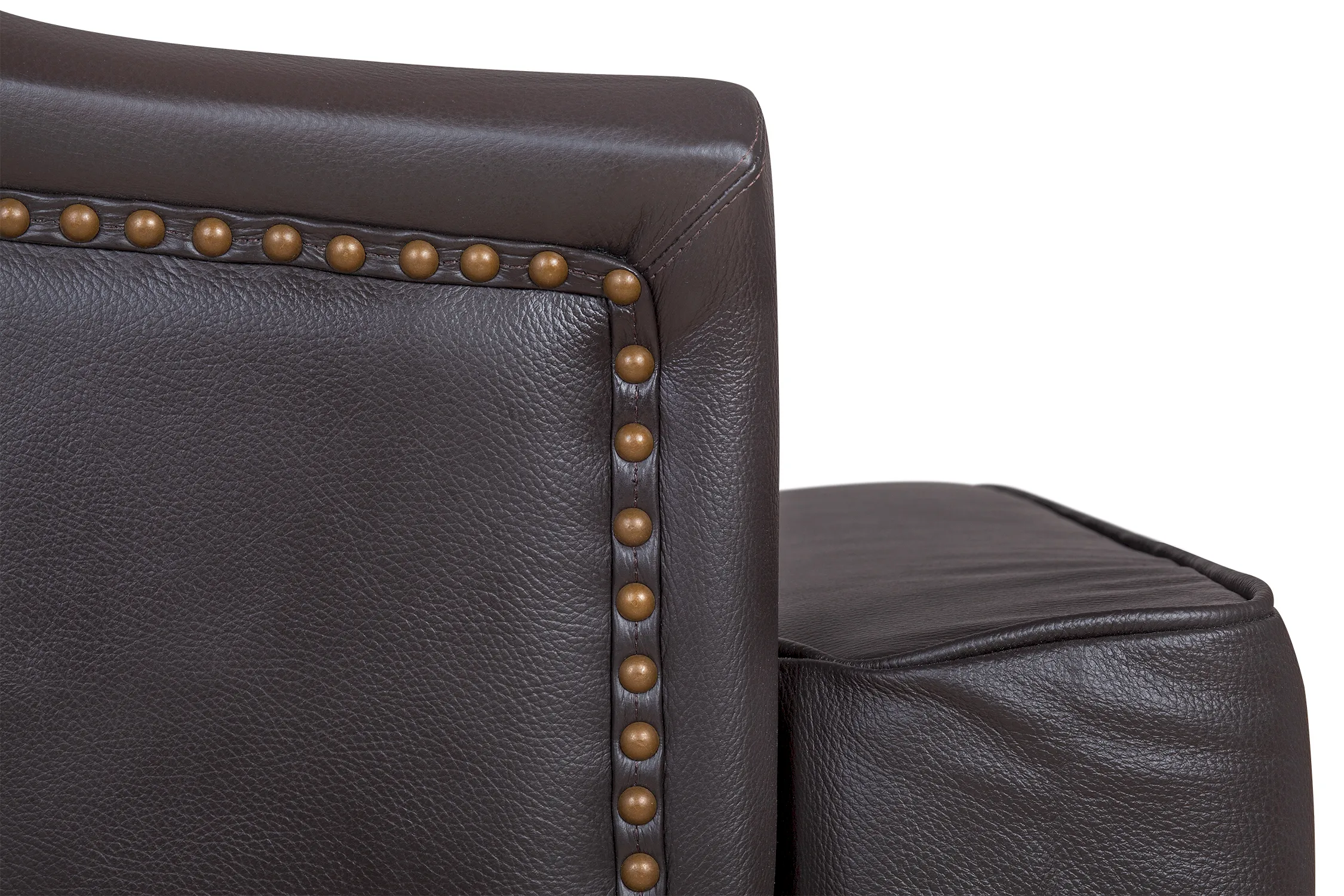 Кожаное кресло каминное Chester Leather в интерьере в Санкт-Петербурге