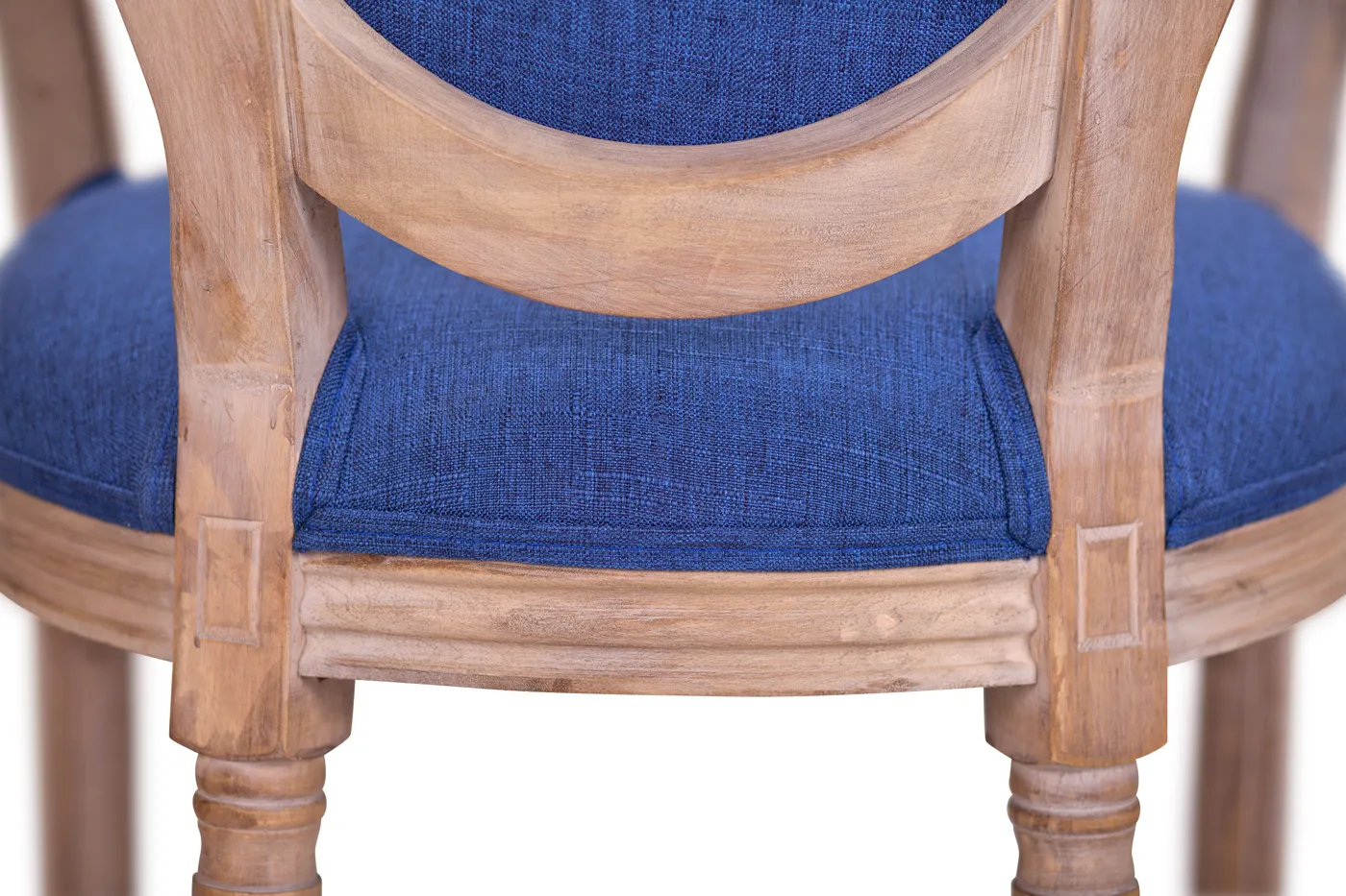Мягкий стул с подлокотниками Volker Arm Original Blue в интерьере в Санкт-Петербурге