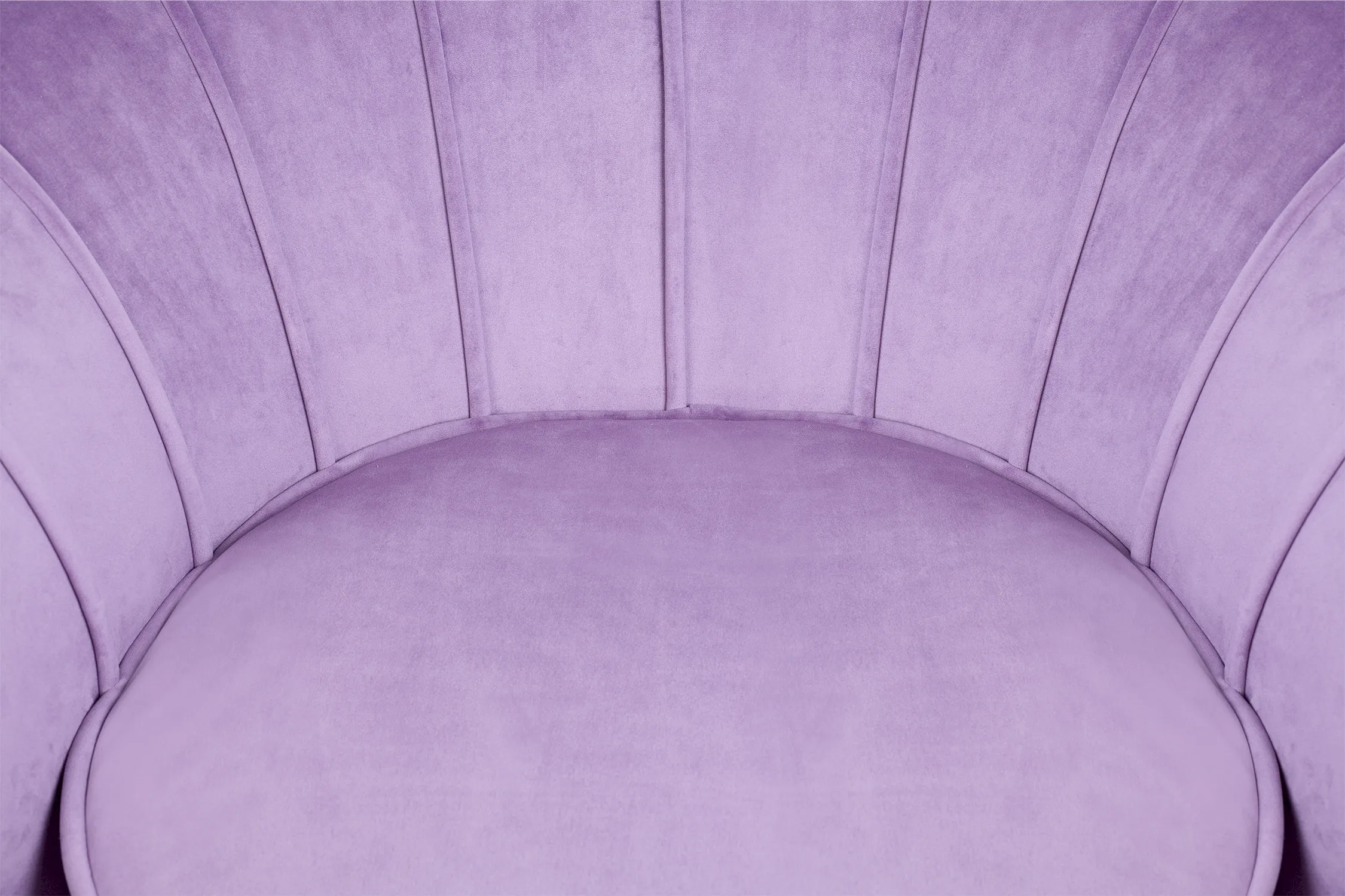 Низкое кресло ракушка Pearl Purple в интерьере в Москве Низкое кресло ракушка Pearl Purple в интерьере в Санкт-Петербурге
