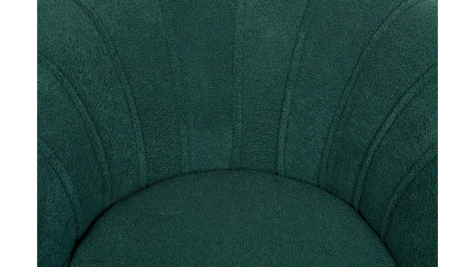 Низкое кресло ракушка Pearl зеленый Boucle на черных ножках в интерьере