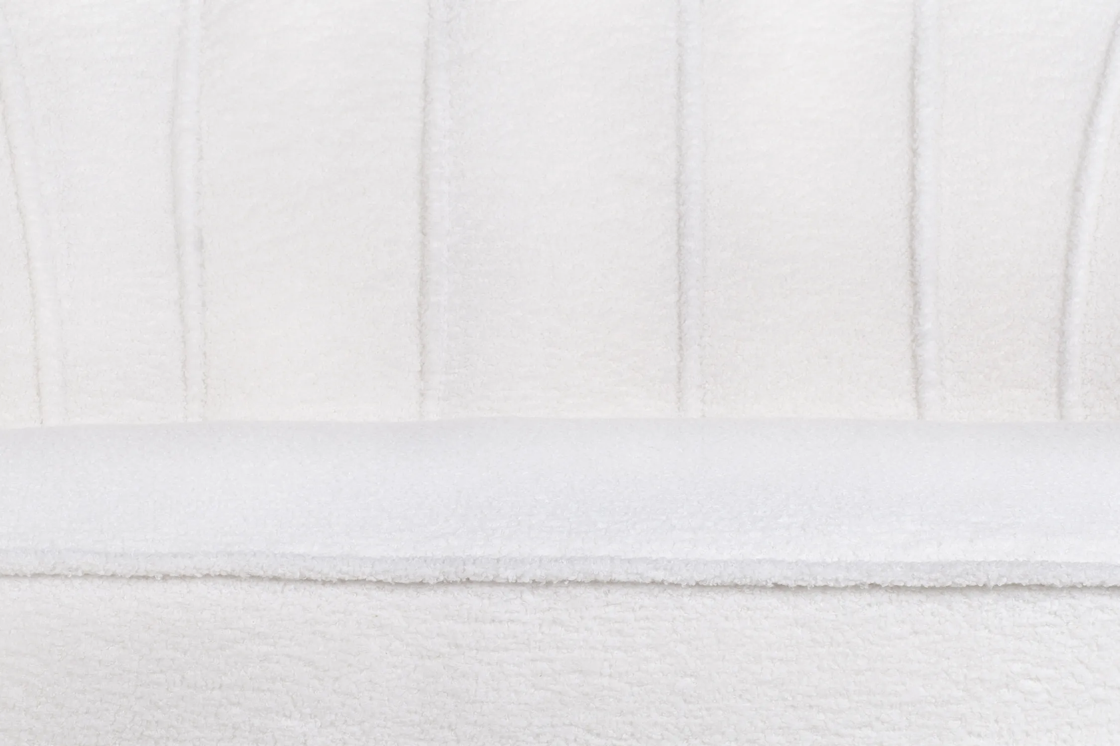 Дизайнерский двухместный диван Pearl Double Boucle в интерьере