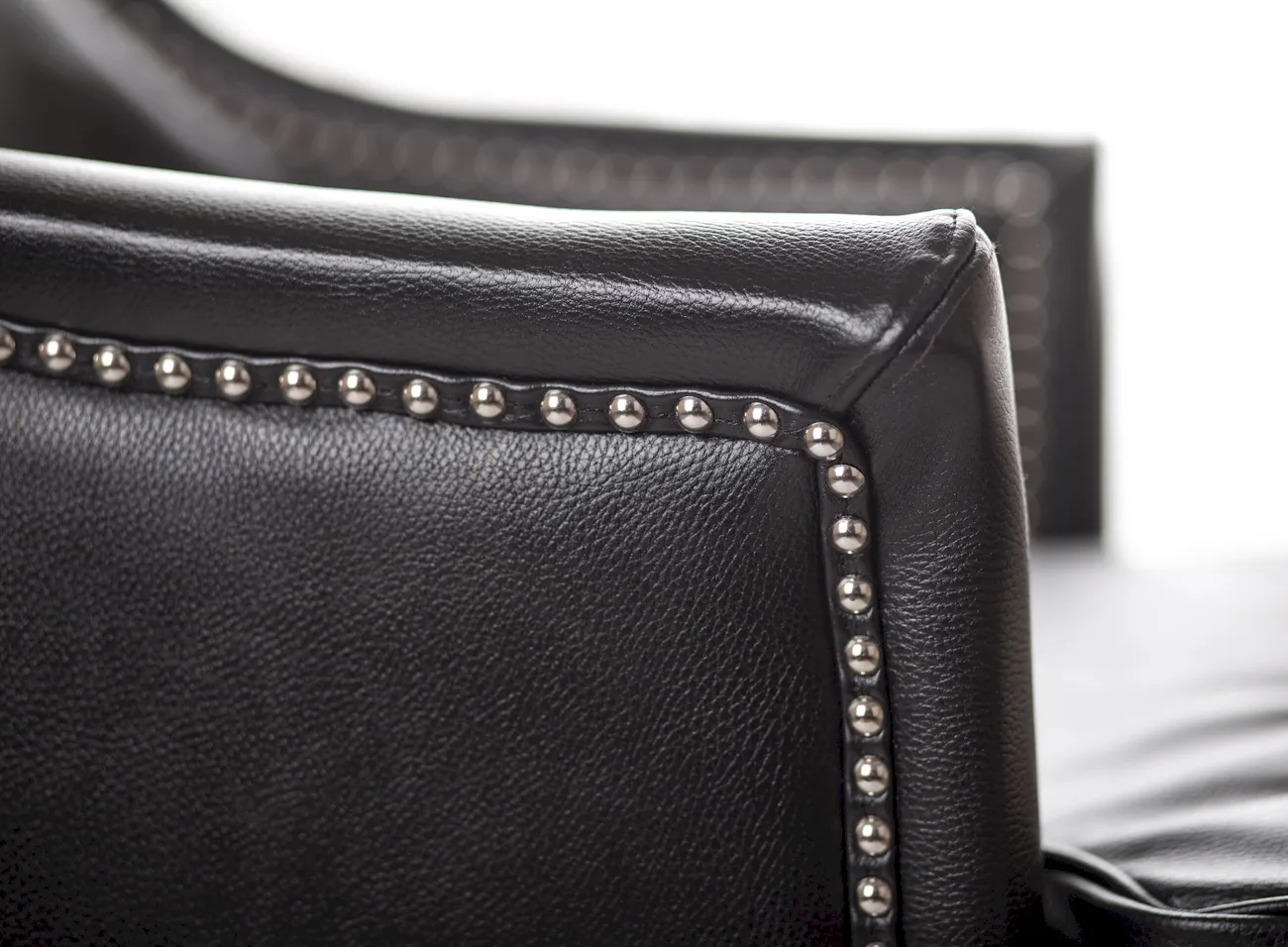 фото Кожаное кресло каминное Chester Black Leather