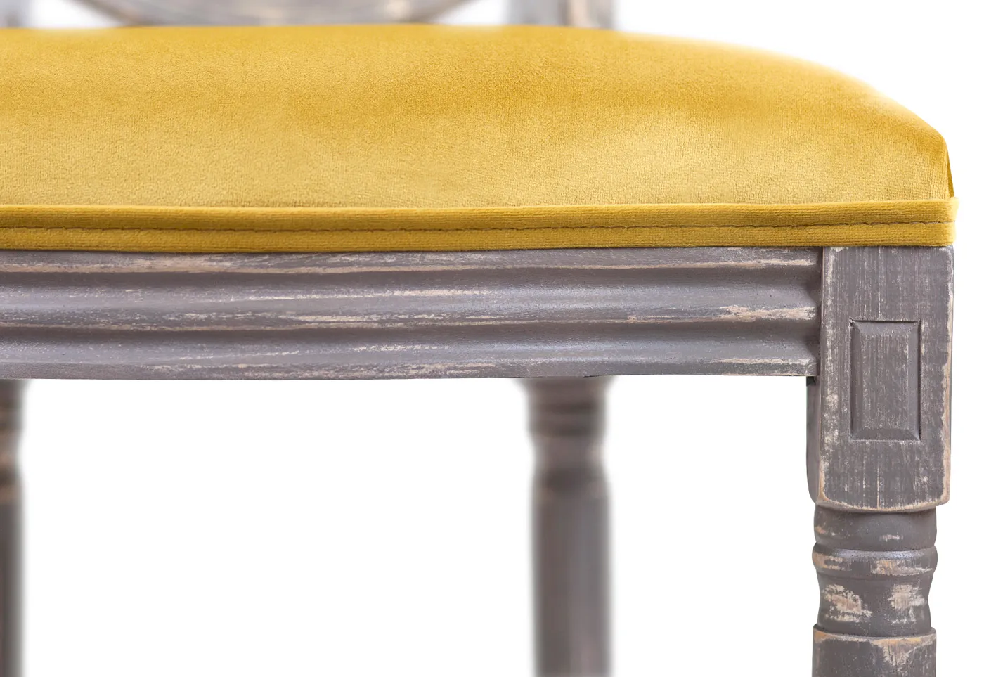 фото Стул Volker Gold Velvet в интерьере