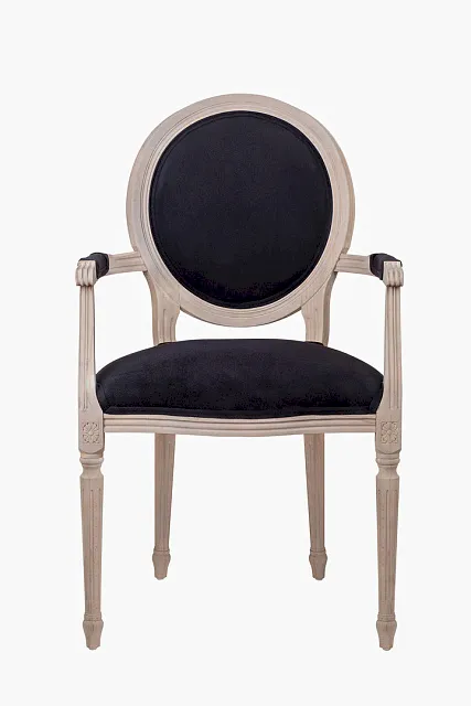 Мягкий стул с подлокотниками Delo Arm Black Velvet в Санкт-Петербурге Мягкий стул с подлокотниками Delo Arm Black Velvet