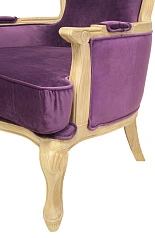 Классическое кресло Diesta Violet в интерьере в Санкт-Петербурге