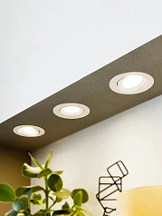 стильные 32896 Комплект светодиодных встраиваемых светильников регулируемых SARTIANO, 3х5W(LED), 3х470lm, ?90, ET45, плас в Санкт-Петербурге