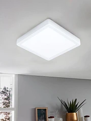 купить 99247 Светодиодный накладной светильник FUEVA 5, 17W (LED), 210х210, H28, 2100lm, 4000K, сталь, белы в Санкт-Петербурге