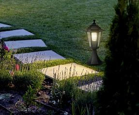 22472 Уличный напольный светильник LATERNA 4 в интерьере в Санкт-Петербурге