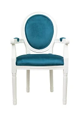 Мягкий стул с подлокотниками Volker Arm Blue and White в интерьере в Санкт-Петербурге