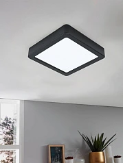 фото 99255 Светодиодный накладной светильник FUEVA 5, 10,5W (LED), 160х160, H28, 1350lm, 4000K, сталь, черн в Санкт-Петербурге