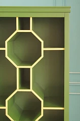 фото Стеллаж "Emerald" арт DSC30ETG в интерьере в Санкт-Петербурге