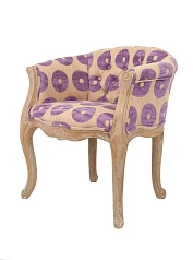 Низкое кресло Kandy Purple в интерьере в Санкт-Петербурге