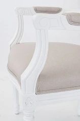 Мягкий стул с подлокотниками Diella Beige в интерьере в Санкт-Петербурге