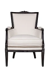 Мягкое полукресло с подлокотниками Tous white в интерьере в Санкт-Петербурге