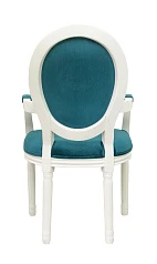 Мягкий стул с подлокотниками Volker Arm Blue and White в интерьере в Санкт-Петербурге