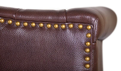 фото Кожаный дизайнерский диван Royal Sofa Brown в интерьере в Санкт-Петербурге