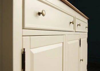 Комод 3 дверки 